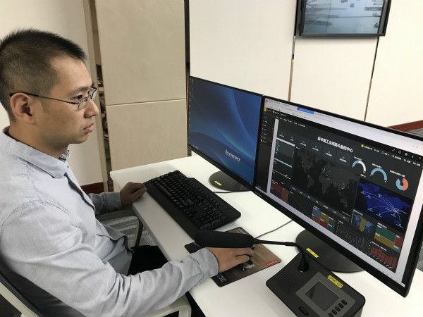 上海振华重工软件开发带头人金鑫:“智造”洋山码头的“80后”